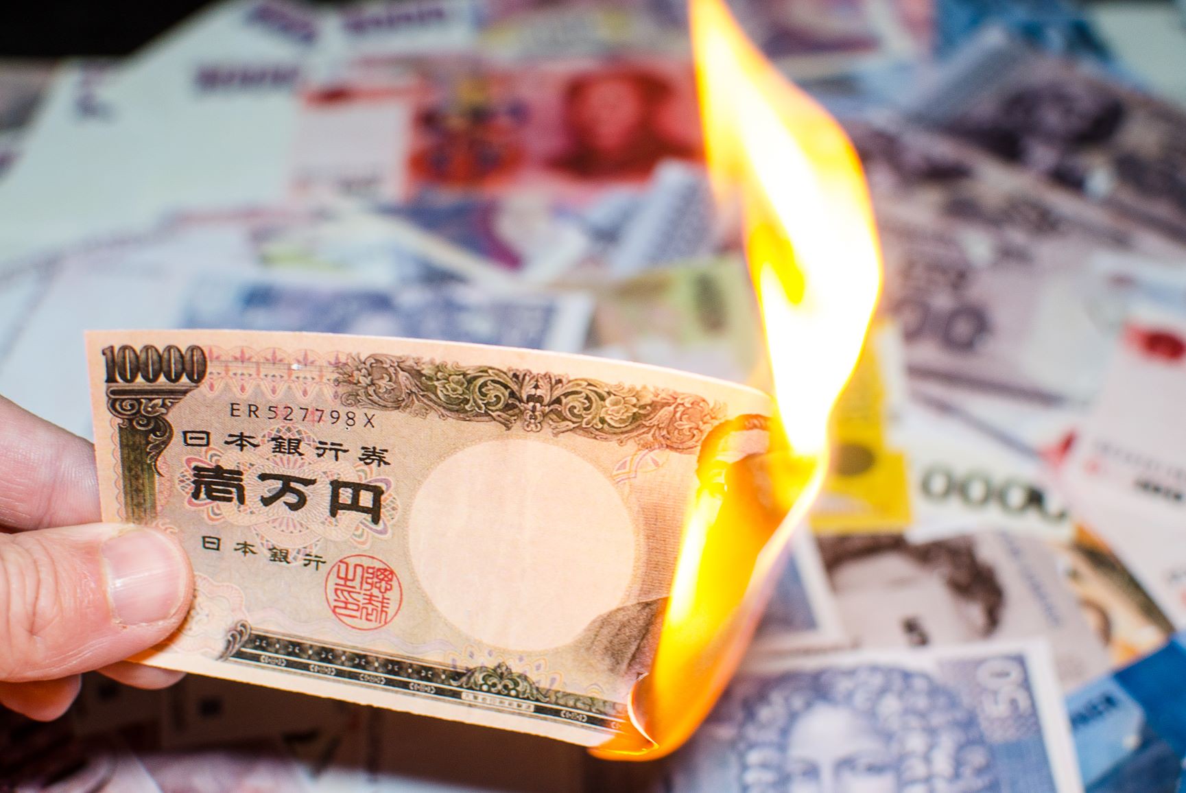 USDJPY hits highest since 1990