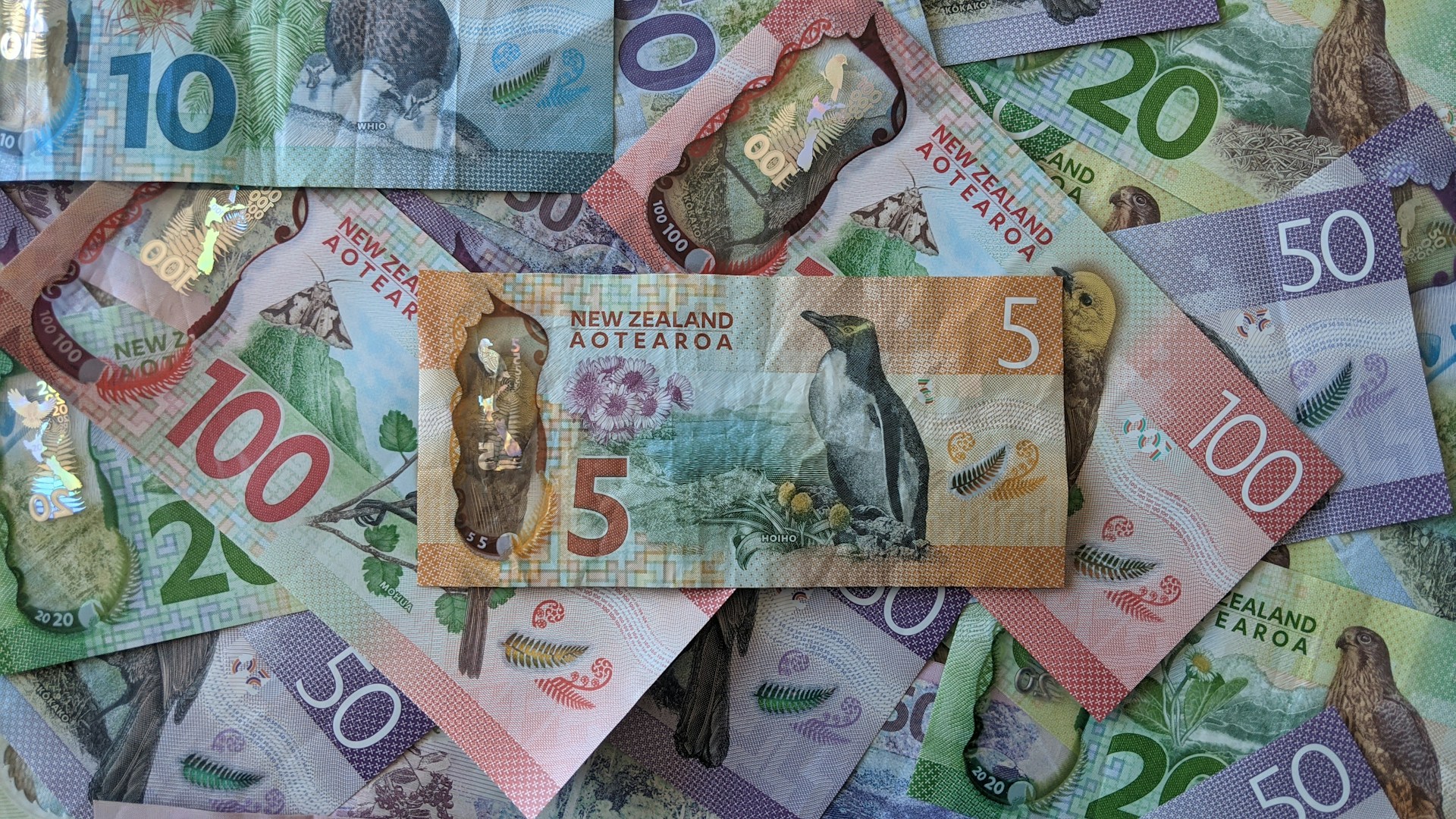 NZDUSD edges higher on hawkish RBNZ