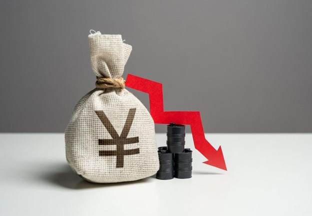 Нефть & Японская Иена падают после потрясений на прошедших выходных