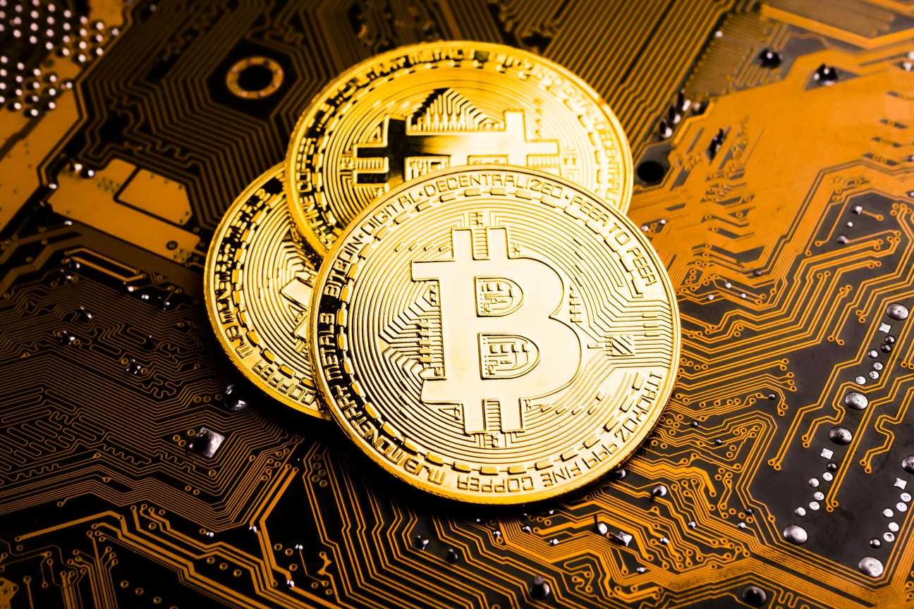 Bitcoin counts down to SEC's ETF decision