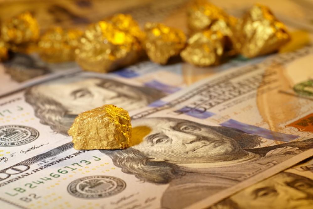 XAUUSD trading around 7-month lows, below $1900