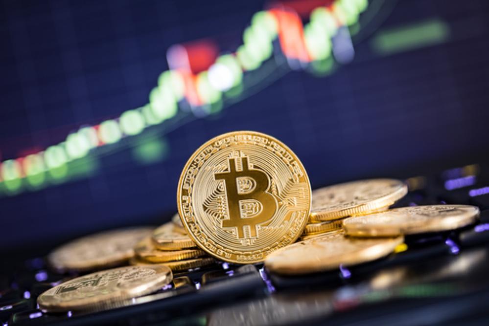BTC is testing 21-SMA support level